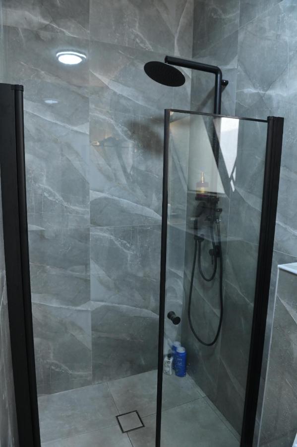 נוף יובלים Apartamento Qiryat Shemona Exterior foto